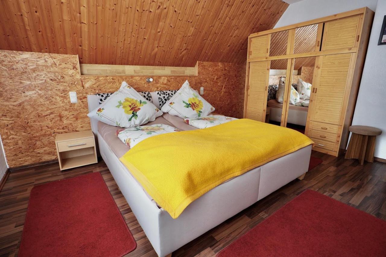 Ferienhaus Neumann - Ein Ganzes Haus Fuer Ihren Urlaub! Hessenburg 外观 照片