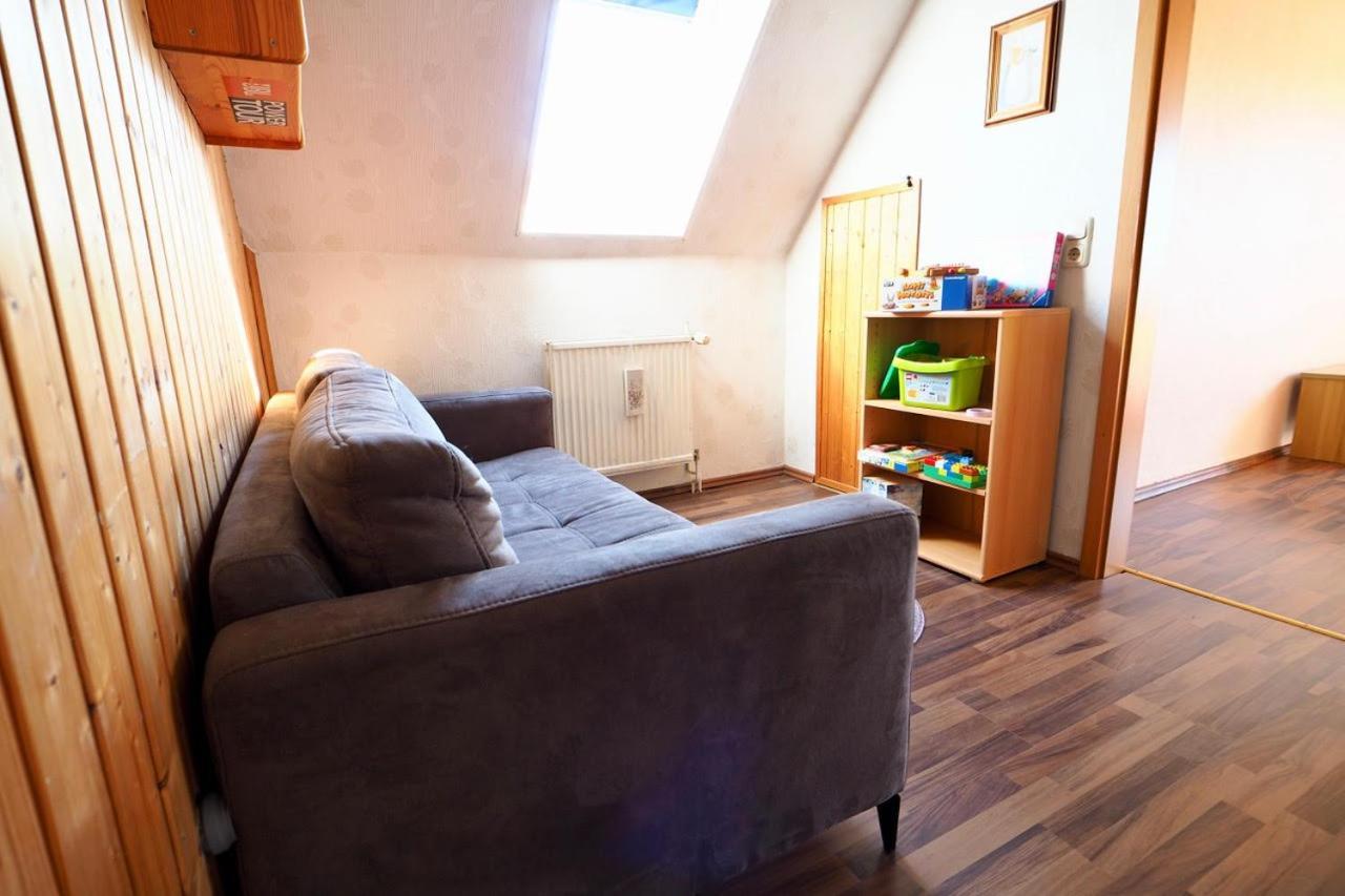Ferienhaus Neumann - Ein Ganzes Haus Fuer Ihren Urlaub! Hessenburg 外观 照片